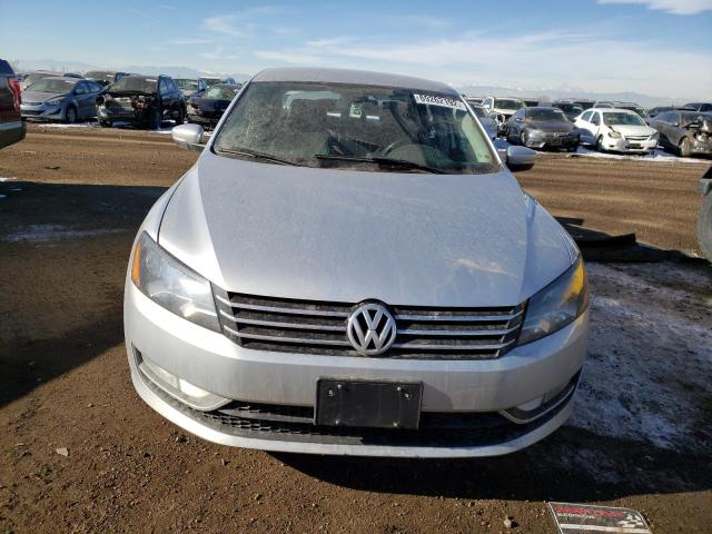 Photo 5 from auction – 2015 VOLKSWAGEN PASSAT S with VIN 1VWAT7A37FC072301