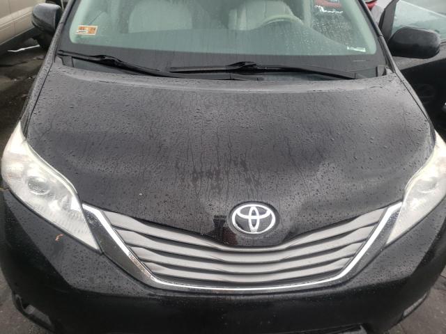 Photo 12 from auction – 2012 TOYOTA SIENNA XLE with VIN 5TDYK3DC1CS223040