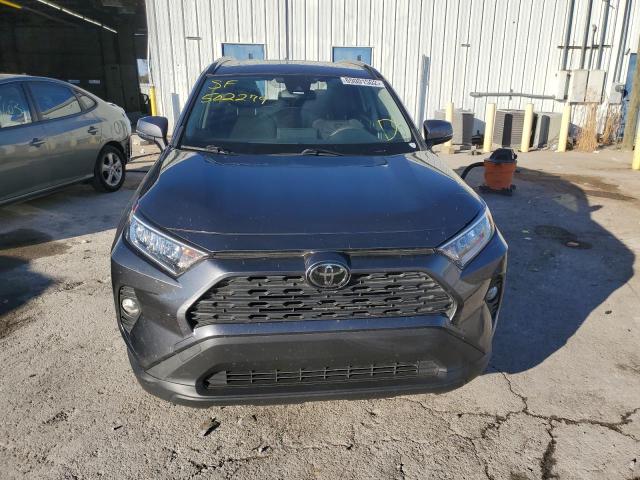 Photo 5 from auction – 2019 TOYOTA RAV4 XLE with VIN JTMW1RFVXKD502279