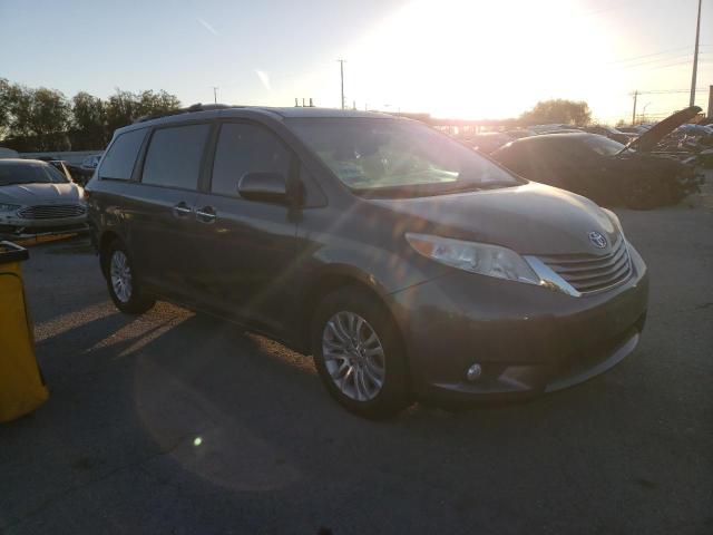 Photo 4 from auction – 2017 TOYOTA SIENNA XLE with VIN 5TDYZ3DC6HS837438
