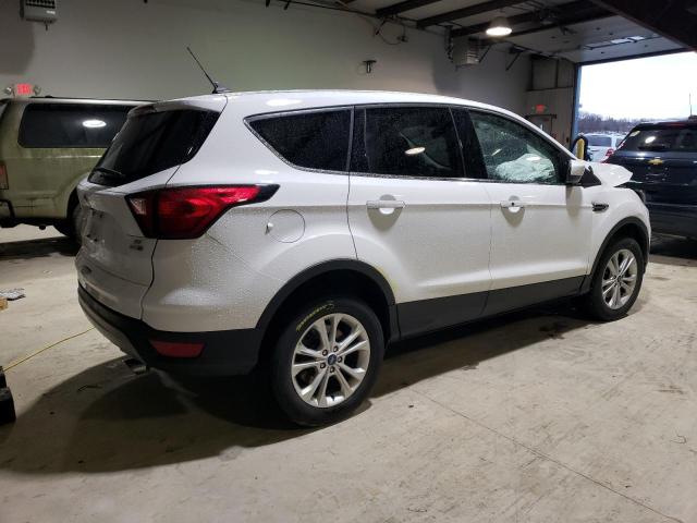 Photo 3 from auction – 2019 FORD ESCAPE SE with VIN 1FMCU9GD9KUB90435