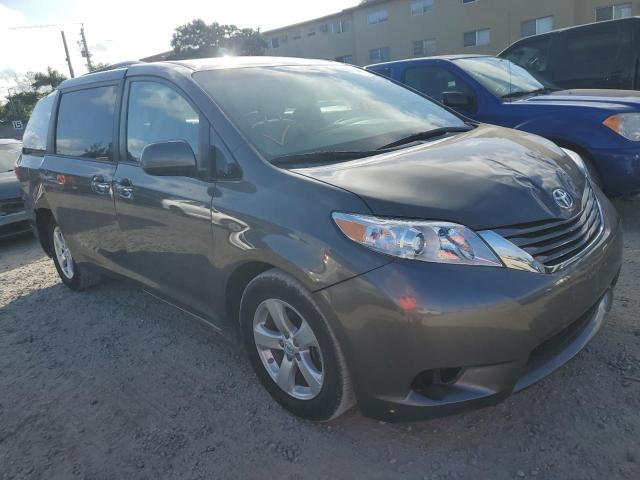 Photo 4 from auction – 2015 TOYOTA SIENNA LE with VIN 5TDKK3DC7FS651981