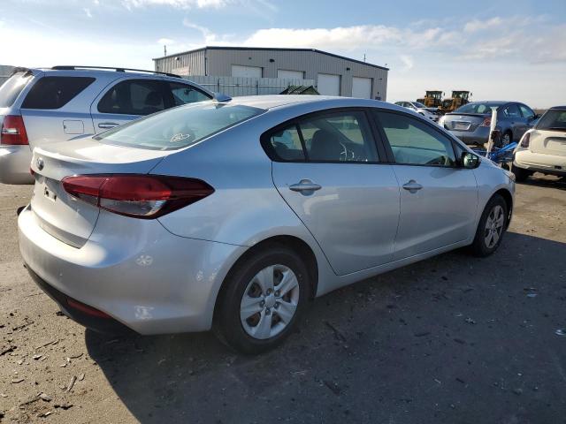 Photo 3 from auction – 2017 KIA FORTE LX with VIN 3KPFK4A76HE112702