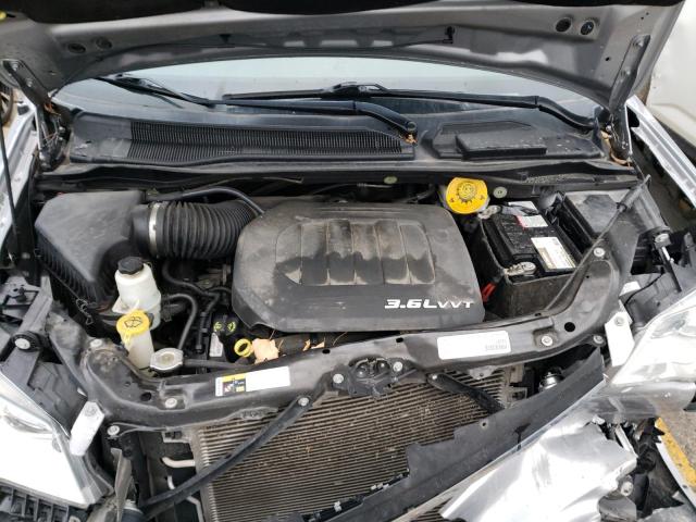 Photo 12 from auction – 2016 CHRYSLER TOWN & COU with VIN 2C4RC1BG8GR268292