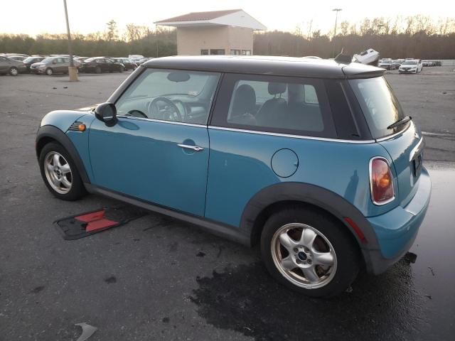 Photo 2 from auction – 2007 MINI COOPER with VIN WMWMF335X7TT54705