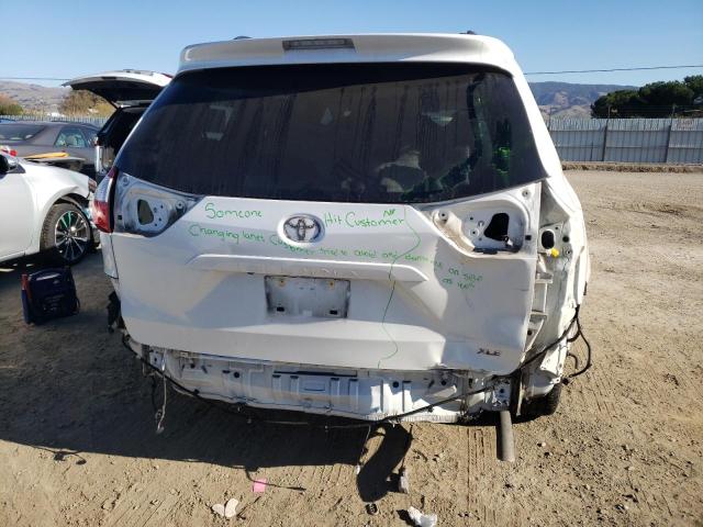 Photo 6 from auction – 2015 TOYOTA SIENNA XLE with VIN 5TDYK3DC1FS678538