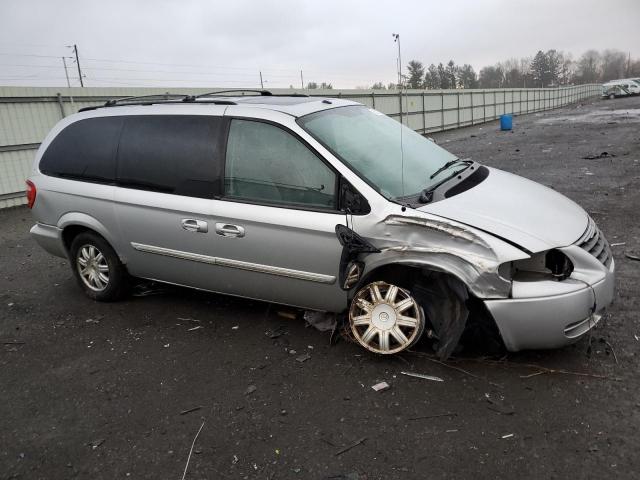 Photo 4 from auction – 2006 CHRYSLER TOWN & COU with VIN 2A4GP54L16R845119