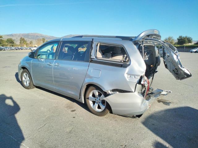 Photo 2 from auction – 2017 TOYOTA SIENNA LE with VIN 5TDKZ3DC0HS822438