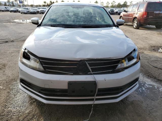 Photo 5 from auction – 2017 VOLKSWAGEN JETTA S with VIN 3VW2B7AJ3HM320759