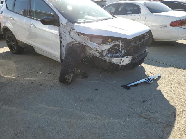 Photo 13 from auction – 2017 FORD ESCAPE SE with VIN 1FMCU0GD7HUC46571