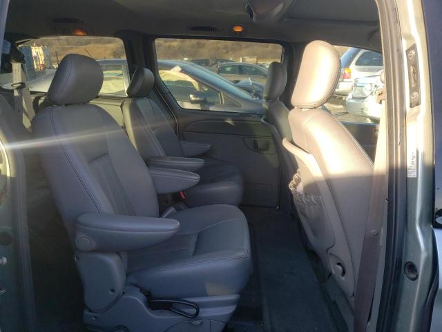 Photo 11 from auction – 2004 CHRYSLER TOWN & COU with VIN 2C4GP54L54R587738