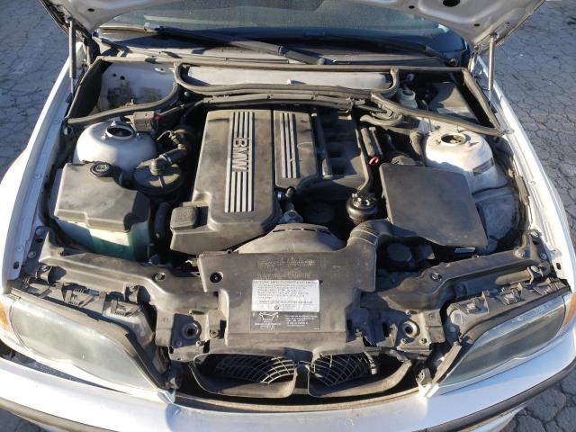 Photo 11 from auction – 2004 BMW 325 IS SUL with VIN WBAAZ33474KP87756