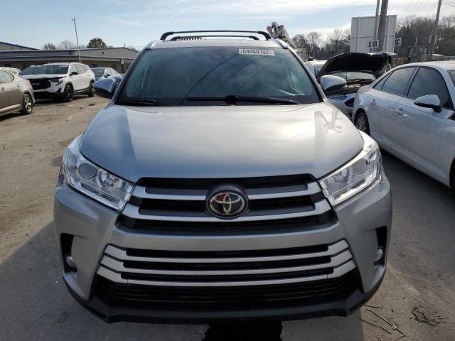 Photo 5 from auction – 2018 TOYOTA HIGHLANDER with VIN 5TDKZRFH0JS549096