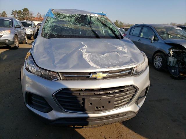 Photo 5 from auction – 2020 CHEVROLET TRAX LS with VIN 3GNCJKSB0LL332054