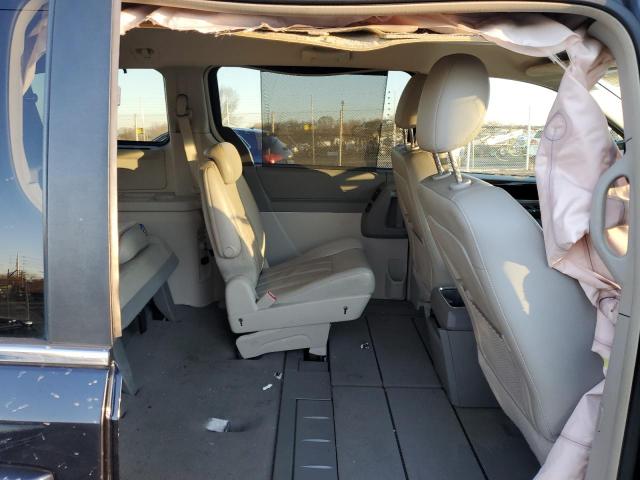 Photo 11 from auction – 2010 CHRYSLER TOWN & COU with VIN 2A4RR5D1XAR141334
