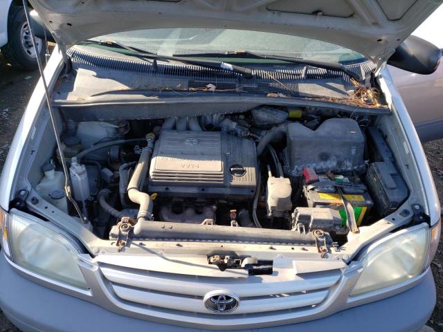 Photo 12 from auction – 2002 TOYOTA SIENNA CE with VIN 4T3ZF19C52U449147