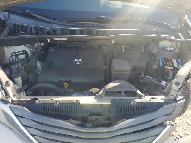 Photo 12 from auction – 2011 TOYOTA SIENNA XLE with VIN 5TDYK3DCXBS066851