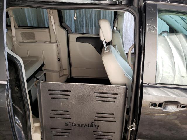 Photo 11 from auction – 2015 CHRYSLER TOWN & COU with VIN 2C4RC1BG7FR565858