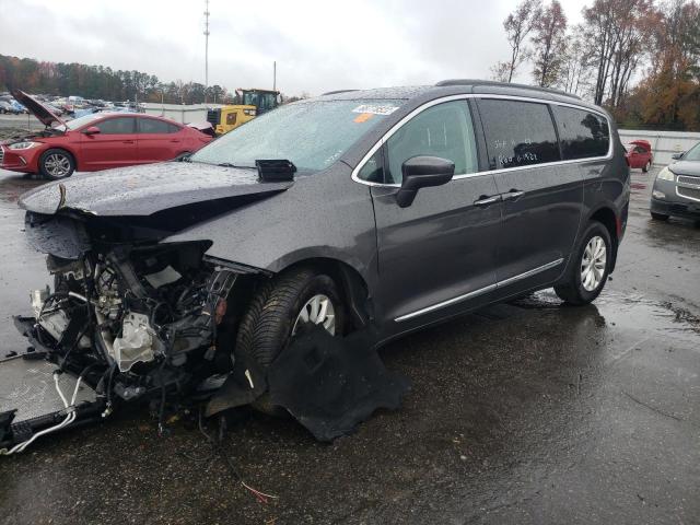 CHRYSLER PACIFICA T 2017 with VIN 2C4RC1BGXHR540701 - Photo from auction