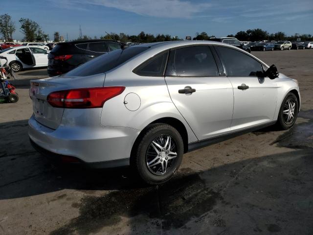 Photo 3 from auction – 2017 FORD FOCUS S with VIN 1FADP3E22HL312362
