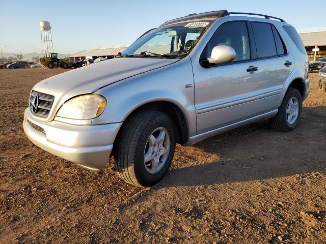 MERCEDES-BENZ ML 320 2000 with VIN 4JGAB54E6YA203090 - Photo from auction