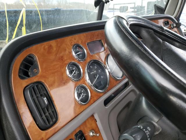 Photo 9 from auction – 2010 PETERBILT 389 with VIN 1XPXD40X8AD113484