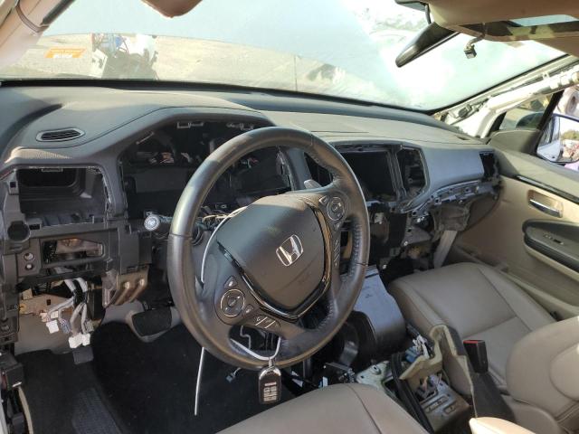 Photo 8 from auction – 2017 HONDA PILOT TOUR with VIN 5FNYF5H98HB021337