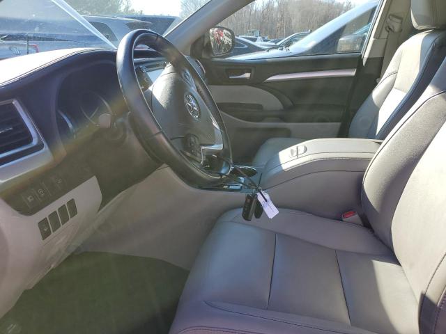 Photo 7 from auction – 2019 TOYOTA HIGHLANDER with VIN 5TDJZRFH9KS999875
