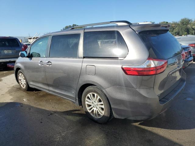 Photo 2 from auction – 2017 TOYOTA SIENNA XLE with VIN 5TDYZ3DC3HS769731
