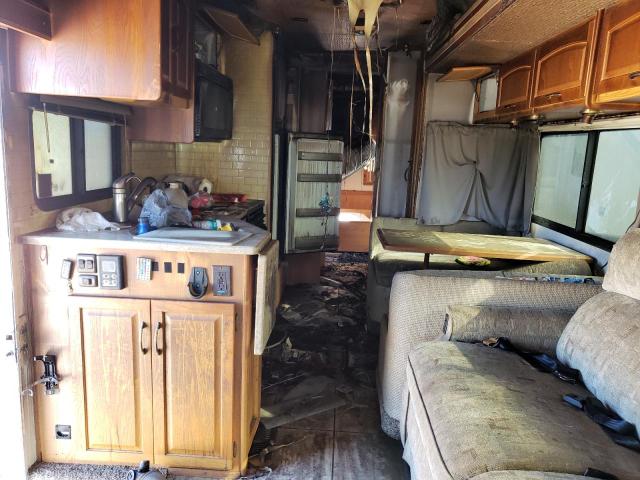 Photo 6 from auction – 2004 WINNEBAGO MOTORHOME with VIN 5B4MP67G743378863