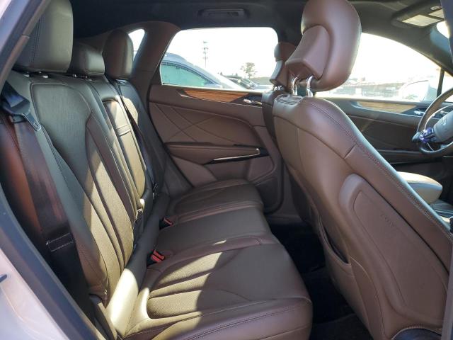 Photo 11 from auction – 2016 LINCOLN MKC RESERV with VIN 5LMCJ3D91GUJ11561