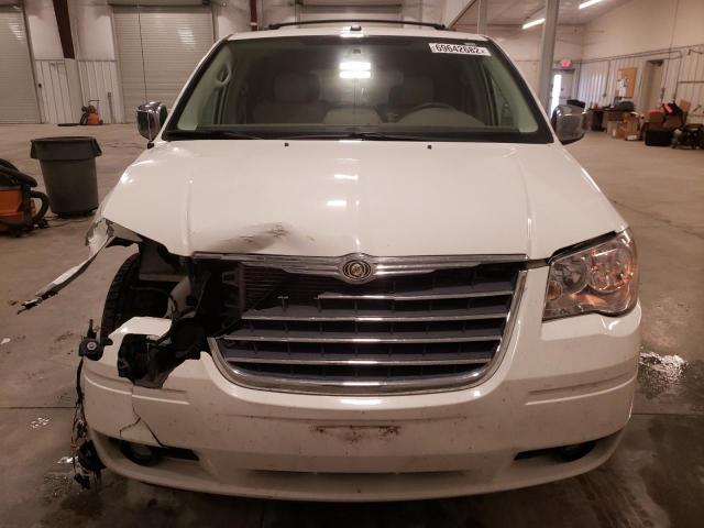 Photo 5 from auction – 2010 CHRYSLER TOWN & COU with VIN 2A4RR5D14AR310392
