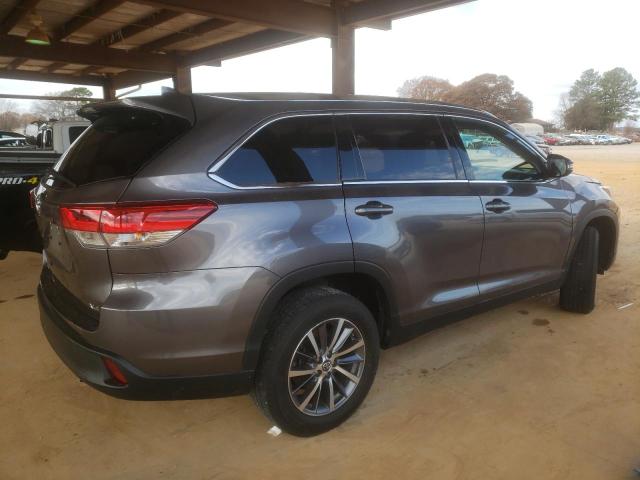 Photo 3 from auction – 2019 TOYOTA HIGHLANDER with VIN 5TDKZRFHXKS553142