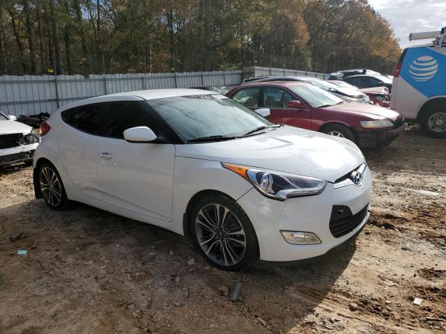 Photo 4 from auction – 2017 HYUNDAI VELOSTER with VIN KMHTC6AD1HU306634