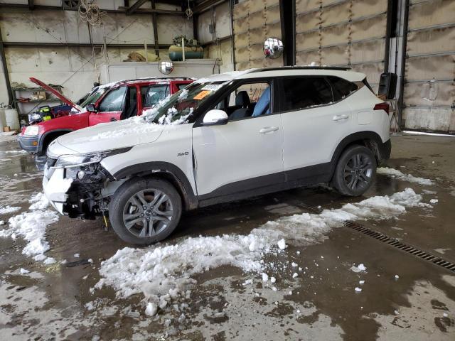 KIA SELTOS S 2021 مع رقم تعريف المركبة KNDEUCAAXM7049237 - صورة من المزاد