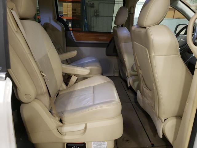 Photo 11 from auction – 2010 CHRYSLER TOWN & COU with VIN 2A4RR5D14AR310392