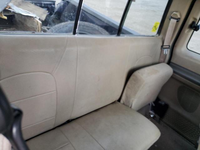 Photo 10 from auction – 2000 FORD F250 with VIN 1FTNX21F7YEA34712