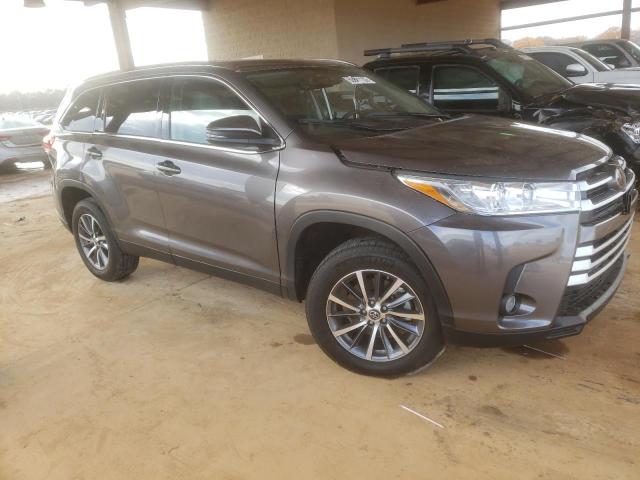 Photo 4 from auction – 2019 TOYOTA HIGHLANDER with VIN 5TDKZRFHXKS553142