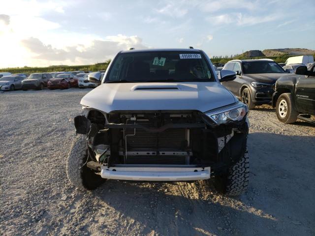 Photo 5 from auction – 2018 TOYOTA 4RUNNER SR with VIN JTEBU5JR0J5522392