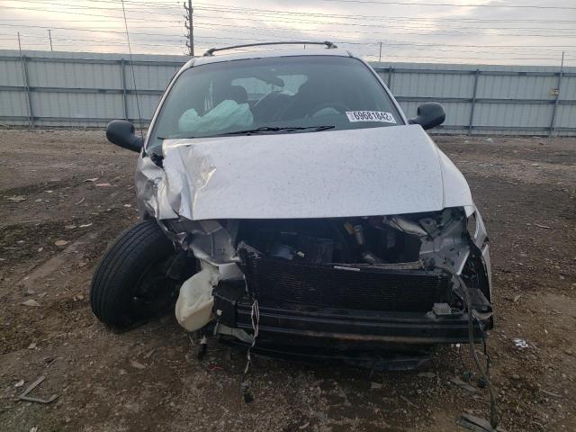 Photo 5 from auction – 2002 CHRYSLER TOWN & COU with VIN 2C8GP54L92R639853