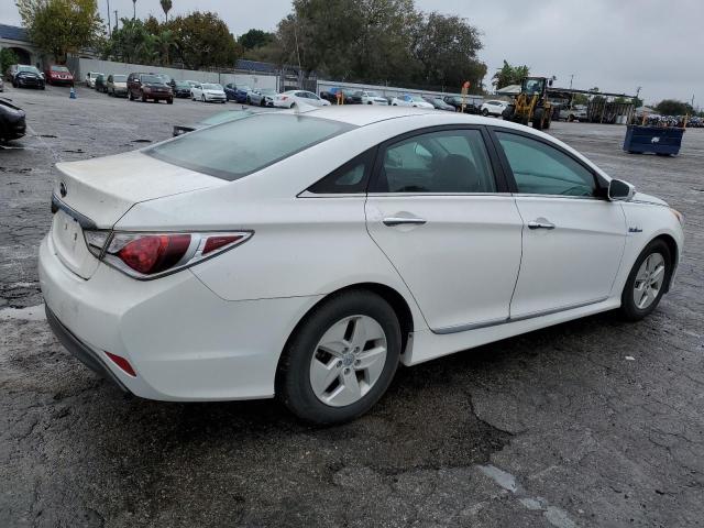 Photo 3 from auction – 2011 HYUNDAI SONATA HYB with VIN KMHEC4A49BA004224