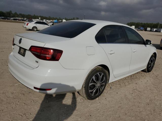 Photo 3 from auction – 2017 VOLKSWAGEN JETTA S with VIN 3VW2B7AJ5HM374886