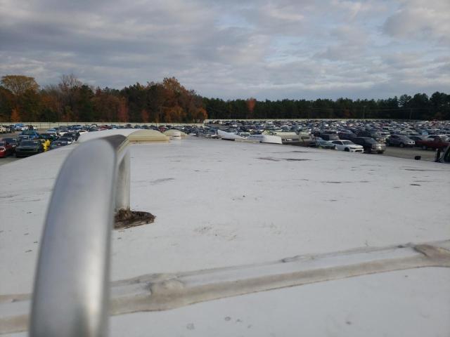 Photo 9 from auction – 2000 WINNEBAGO ADVENTURER with VIN 5B4LP37J8Y3319168