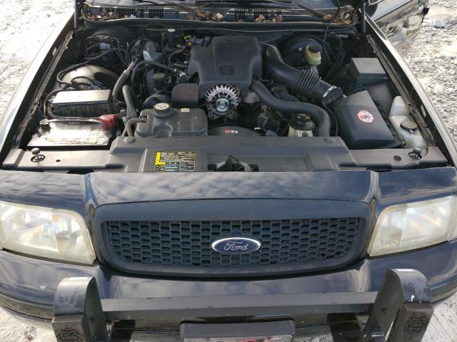 Photo 11 from auction – 2003 FORD CROWN VICT with VIN 2FAHP71W83X200954