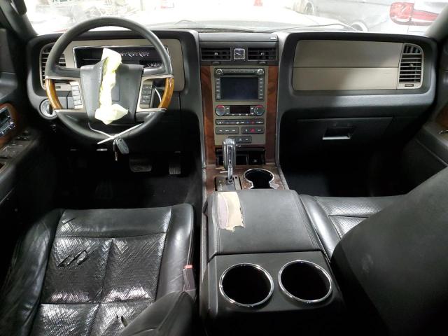 Photo 8 from auction – 2011 LINCOLN NAVIGATOR with VIN 5LMJJ3J55BEJ05774