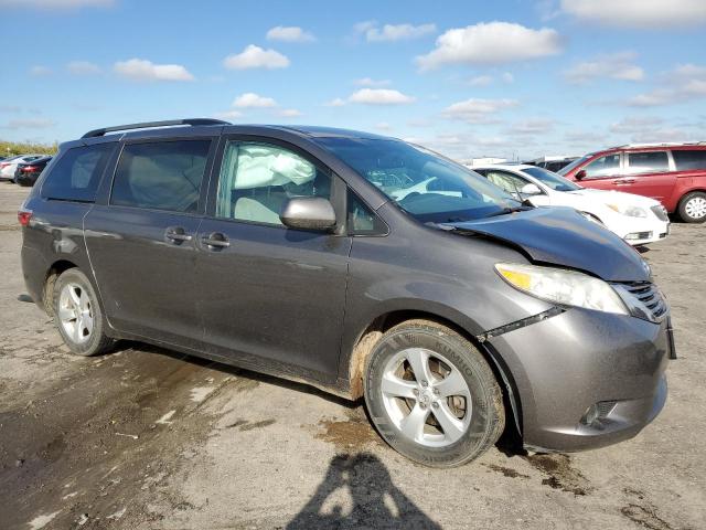 Photo 4 from auction – 2016 TOYOTA SIENNA LE with VIN 5TDKK3DCXGS751672