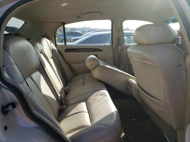 Photo 10 from auction – 2000 LINCOLN TOWN CAR C with VIN 1LNHM83W6YY879941