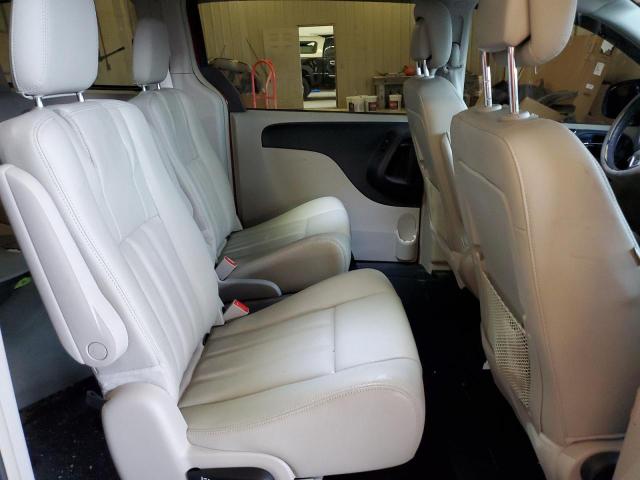 Photo 11 from auction – 2015 CHRYSLER TOWN & COU with VIN 2C4RC1AG6FR676919