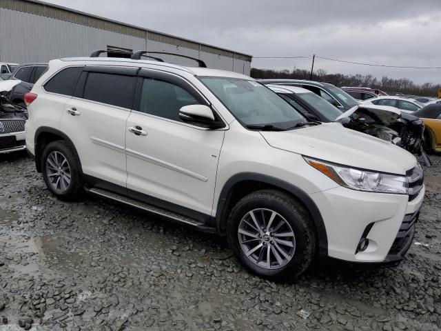 Photo 4 from auction – 2019 TOYOTA HIGHLANDER with VIN 5TDJZRFH5KS577425