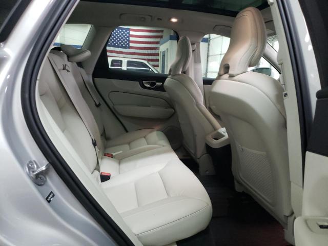 Photo 11 from auction – 2022 VOLVO XC60 B5 MO with VIN YV4L12RK4N1039733